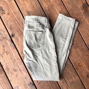 Green Hollister Low Rise Cropped Pants, Size 0R